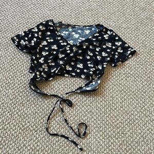 Flower black crop top!!